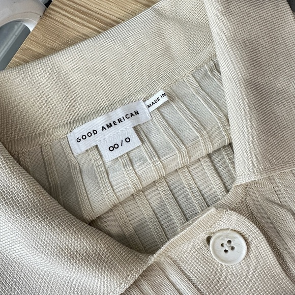 NEW GOOD AMERICAN Women’s Ribbed-Knit Polo Sweater in Ecru Sz 00/0 - Picture 5 of 13